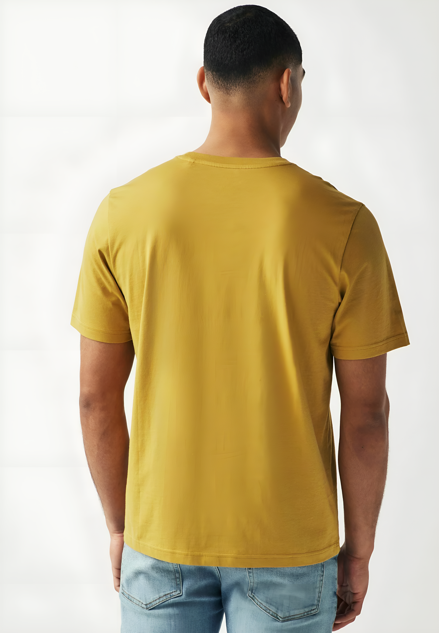 Yellow Neck Tshirt light and Eligent look